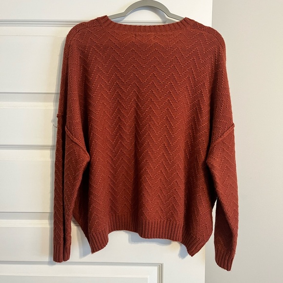 Women’s Henley Chevron Sweater - Picture 3 of 4